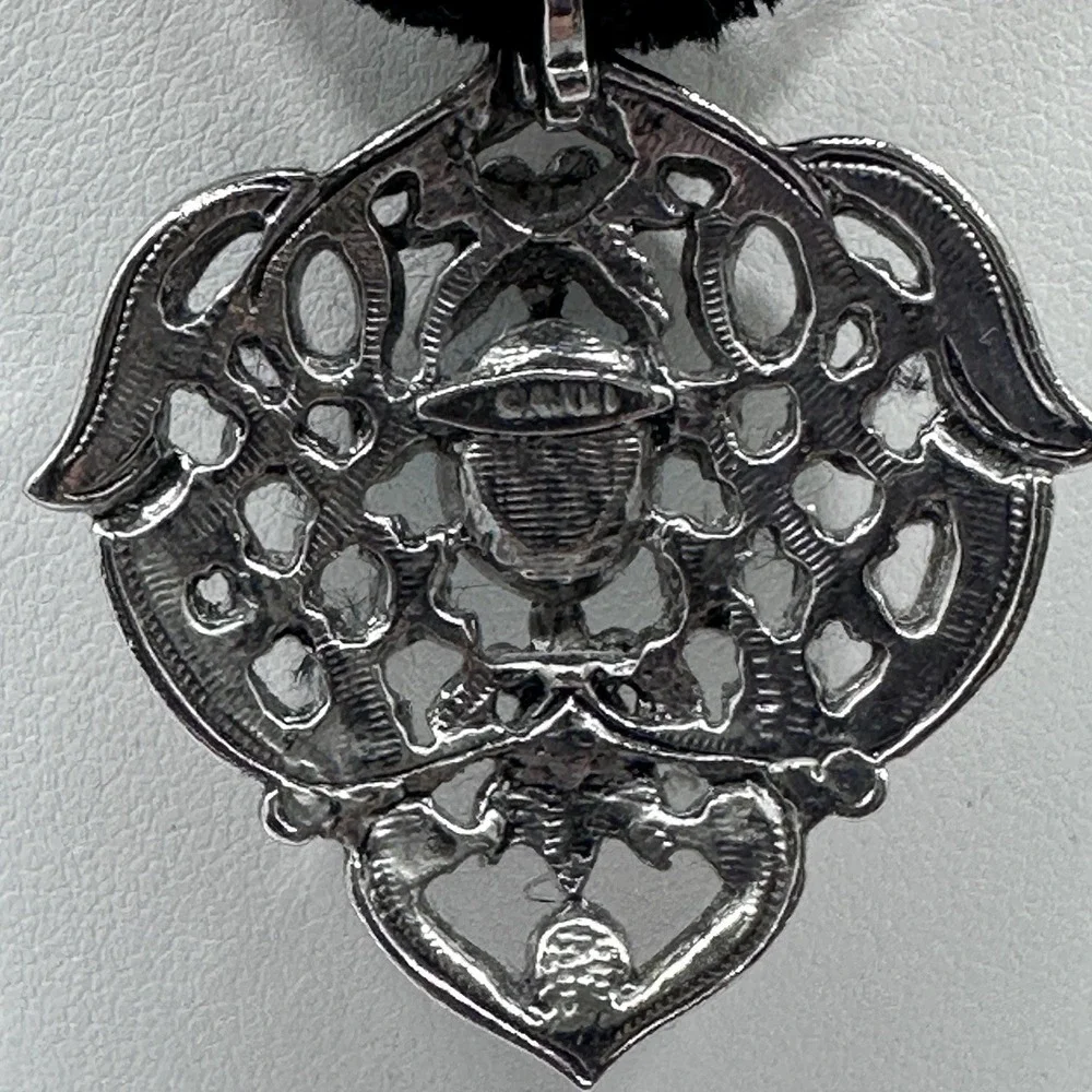 Avon VTG Blue Crystal Pendant Necklace Black‎ Velvet Cord Silver Tone Statement
